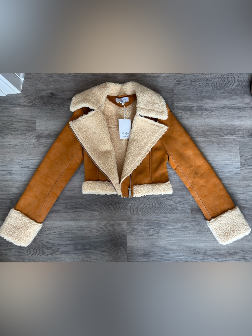 L'ACADEMIE - Bridget Taryn Fitted Faux Shearling Jacket in Tan Size Small NWT